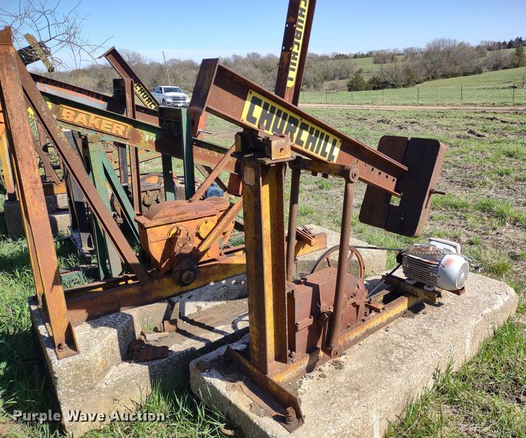 image for item DQ1633 (24) pump jacks