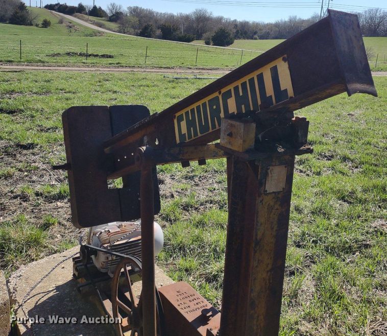 image for item DQ1633 (24) pump jacks