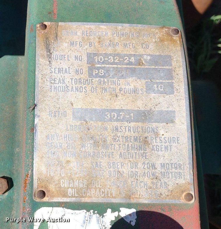 image for item DQ1633 (24) pump jacks