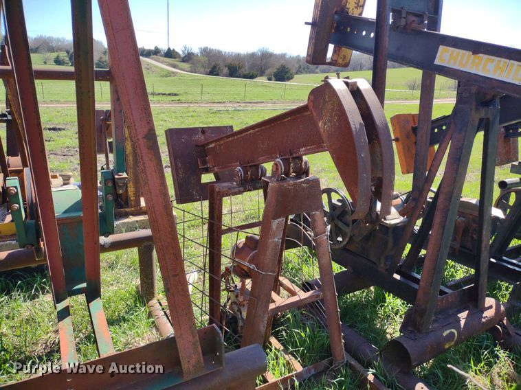 image for item DQ1633 (24) pump jacks