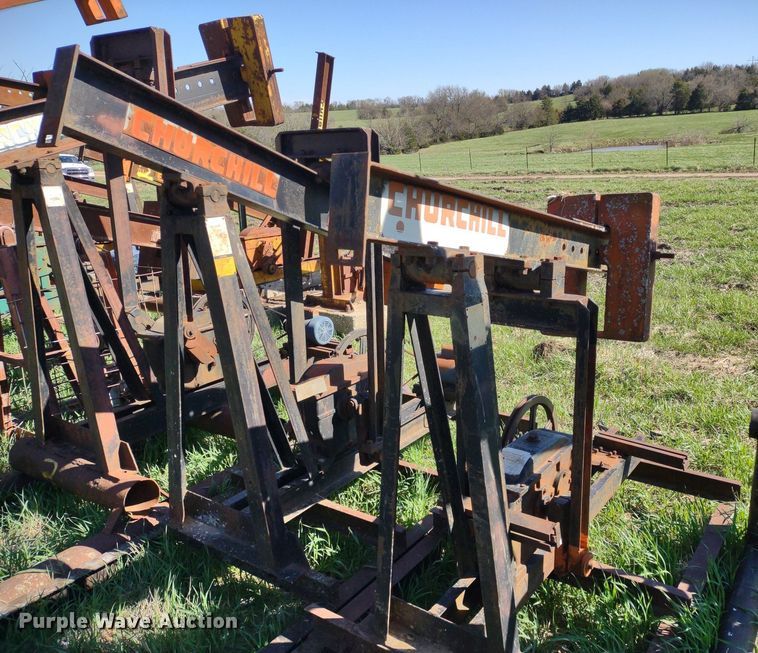 image for item DQ1633 (24) pump jacks