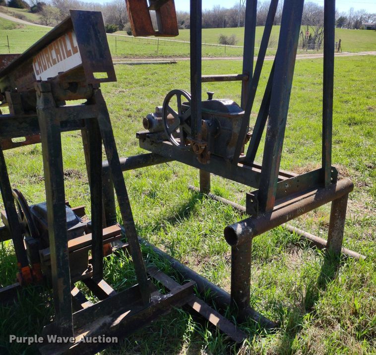 image for item DQ1633 (24) pump jacks