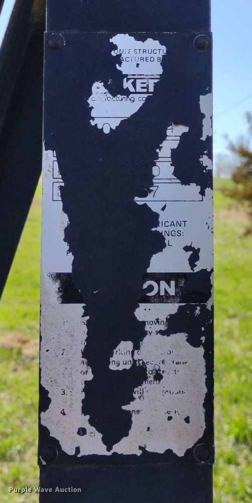 image for item DQ1633 (24) pump jacks