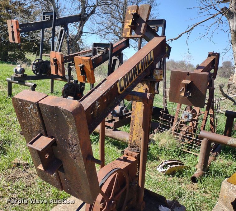 image for item DQ1633 (24) pump jacks