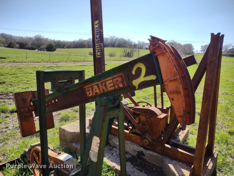 image for item DQ1633 (24) pump jacks