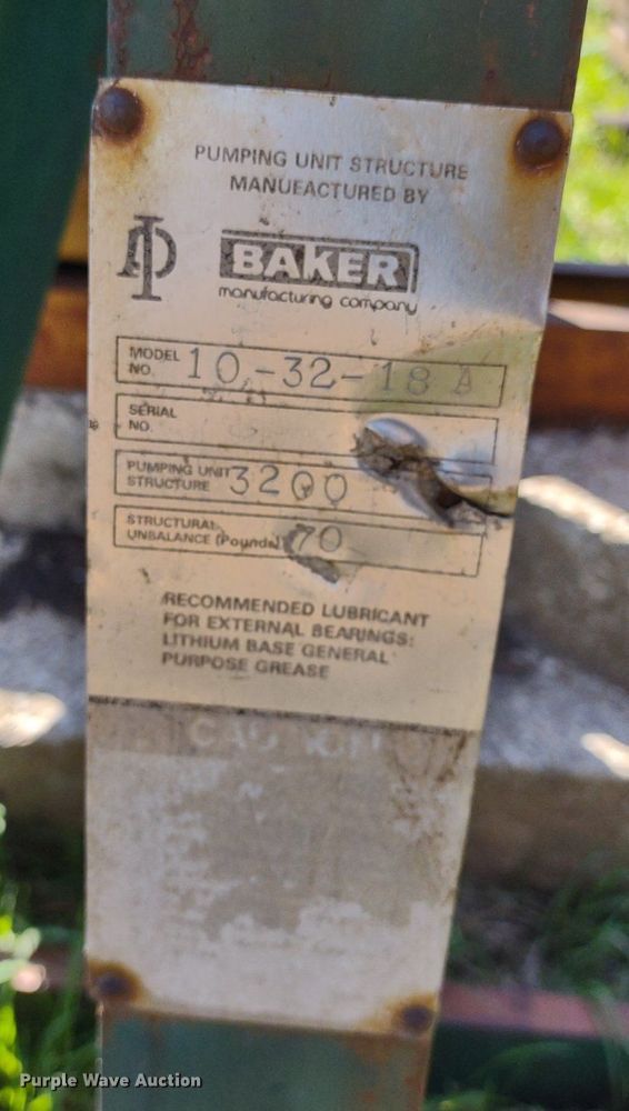 image for item DQ1633 (24) pump jacks