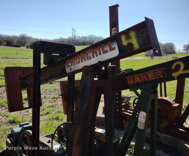 image for item DQ1633 (24) pump jacks