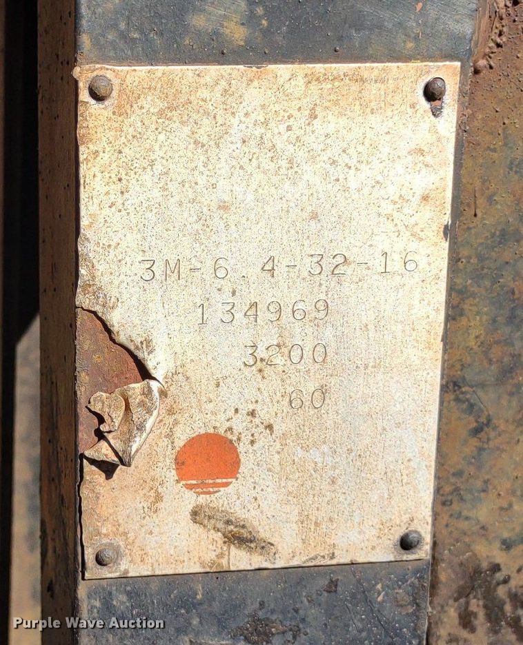 image for item DQ1633 (24) pump jacks