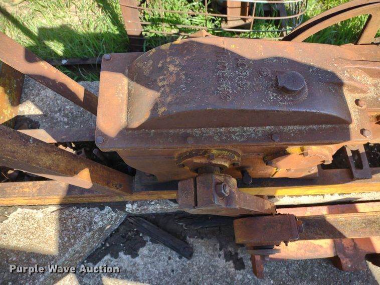 image for item DQ1633 (24) pump jacks