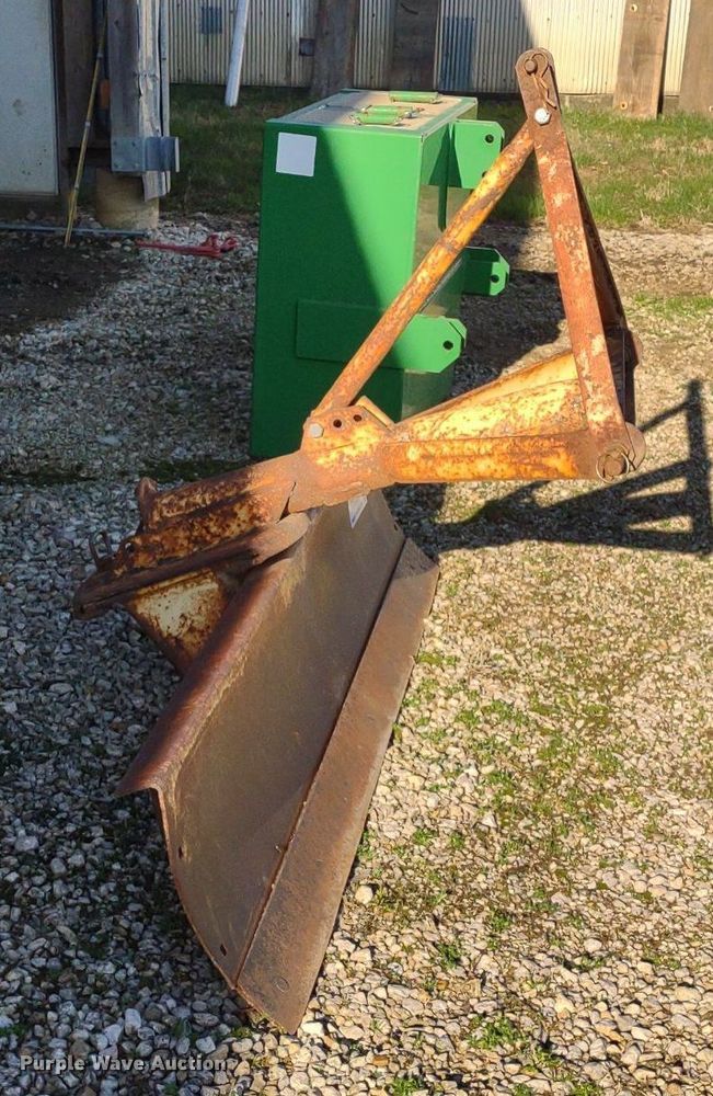 image for item DQ1644 Ford 784  6'W blade