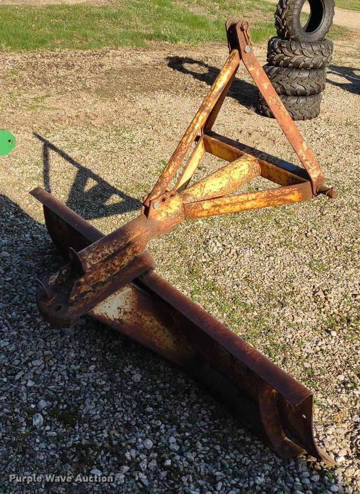 image for item DQ1644 Ford 784  6'W blade