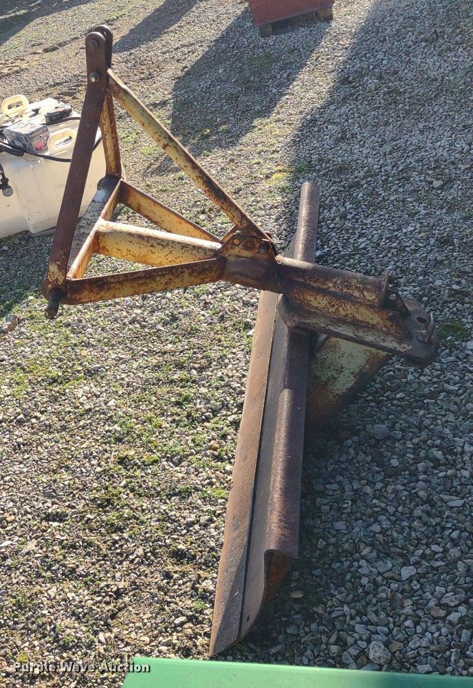 image for item DQ1644 Ford 784  6'W blade