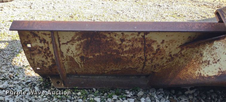 image for item DQ1644 Ford 784  6'W blade