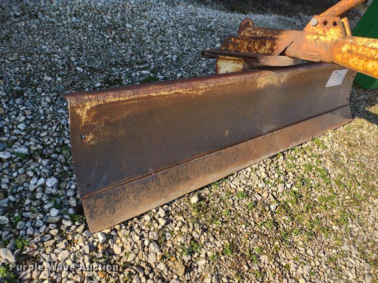 image for item DQ1644 Ford 784  6'W blade