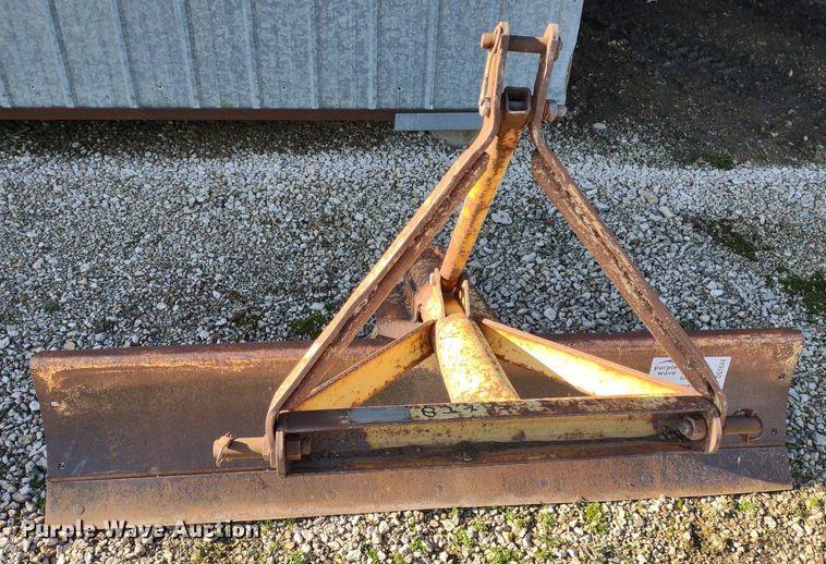 image for item DQ1644 Ford 784  6'W blade