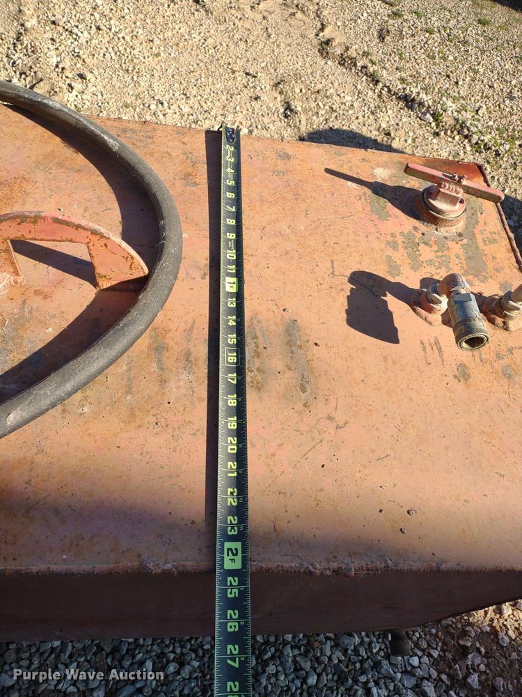 image for item DQ1647 Fuel tank