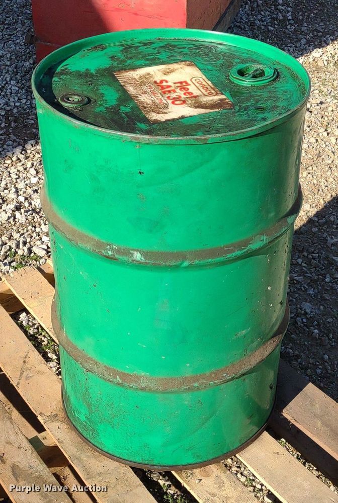 image for item DQ1648 29 gallon drum of Conoco SAE 30 oil