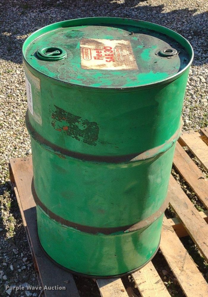 image for item DQ1648 29 gallon drum of Conoco SAE 30 oil