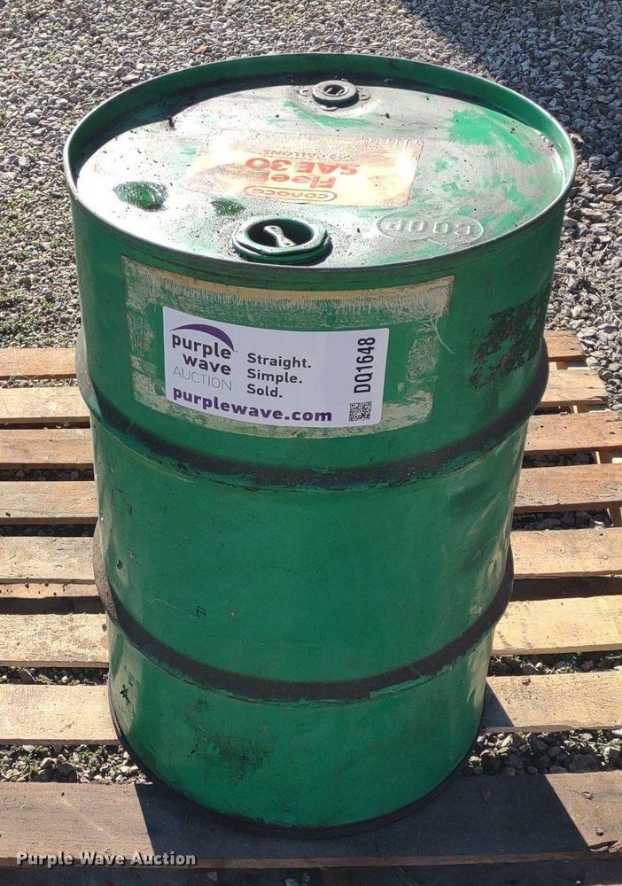 image for item DQ1648 29 gallon drum of Conoco SAE 30 oil
