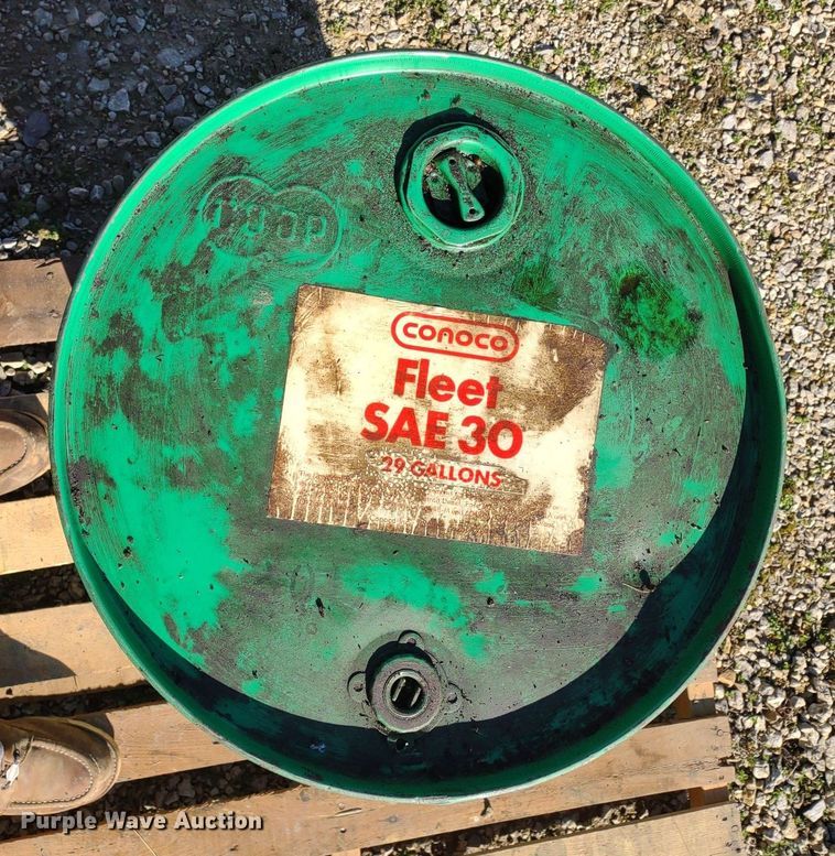 image for item DQ1648 29 gallon drum of Conoco SAE 30 oil