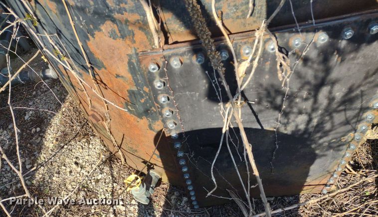 image for item DQ1668 (4) tanks