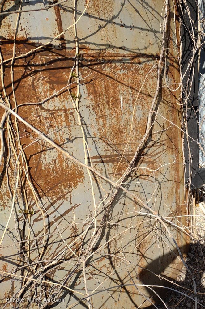 image for item DQ1668 (4) tanks