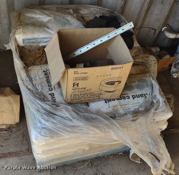 image for item DQ1669 Conex  storage container