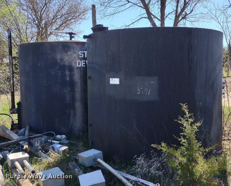 image for item DQ1670 (2) steel tanks