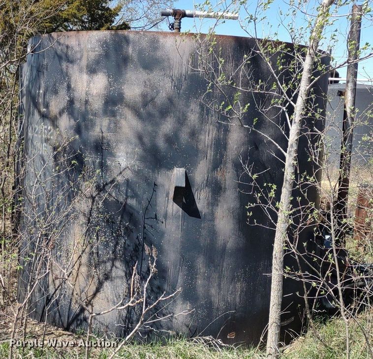 image for item DQ1670 (2) steel tanks