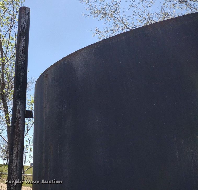 image for item DQ1670 (2) steel tanks