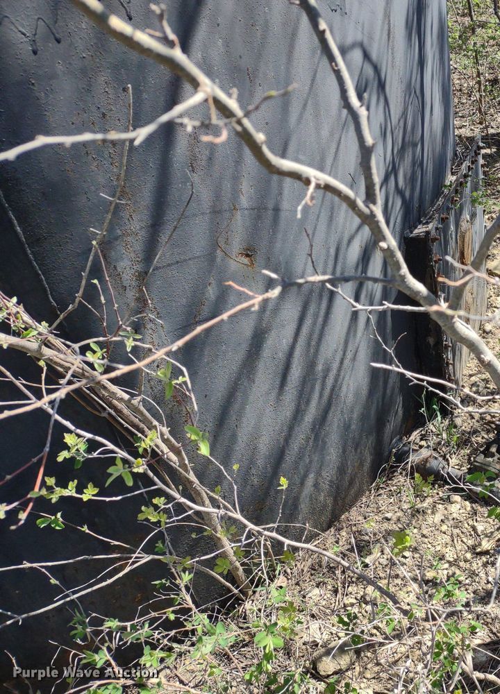 image for item DQ1670 (2) steel tanks