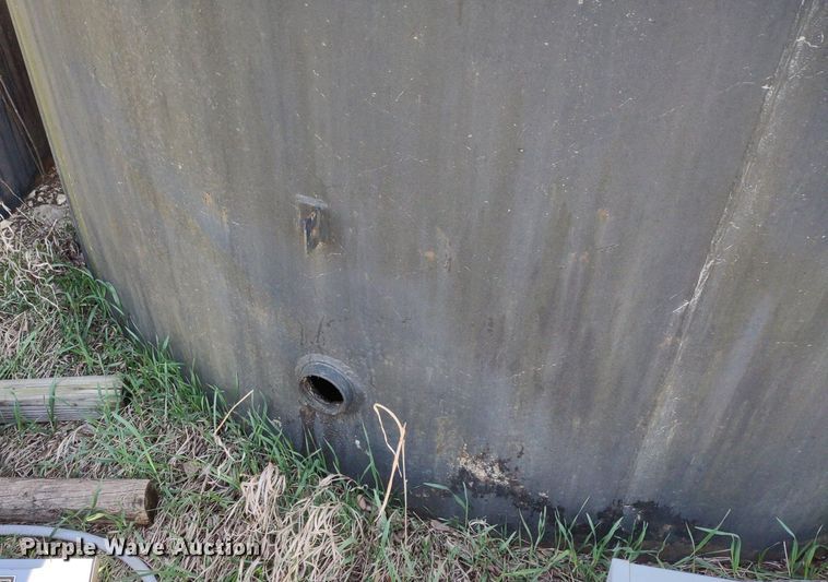 image for item DQ1670 (2) steel tanks