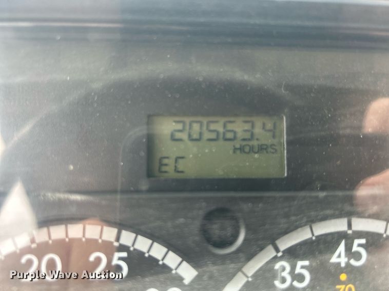 image for item DR4579 2003 Freightliner FB65  shuttle bus