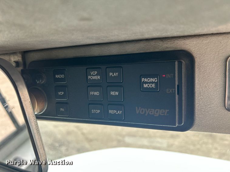 image for item DR4579 2003 Freightliner FB65  shuttle bus