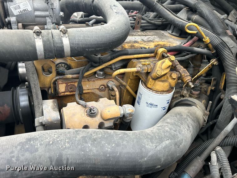 image for item DR4579 2003 Freightliner FB65  shuttle bus