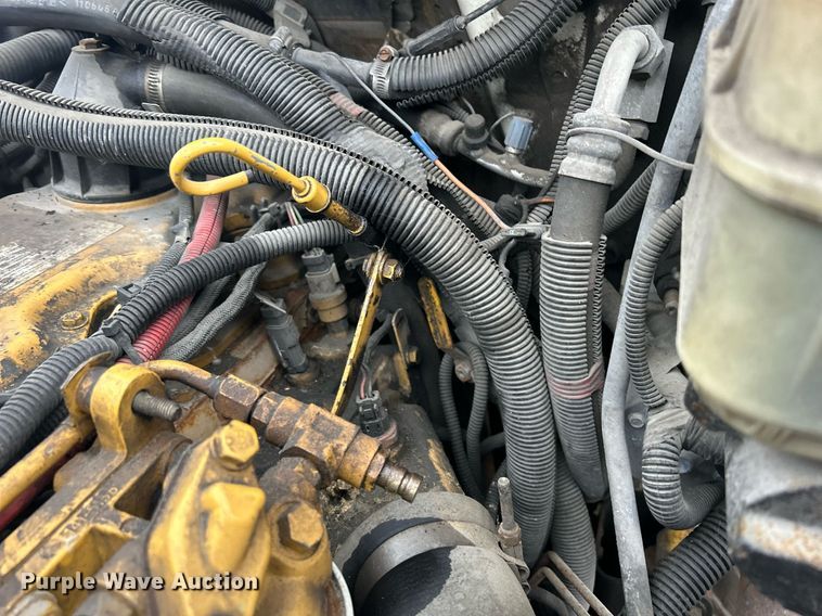 image for item DR4579 2003 Freightliner FB65  shuttle bus