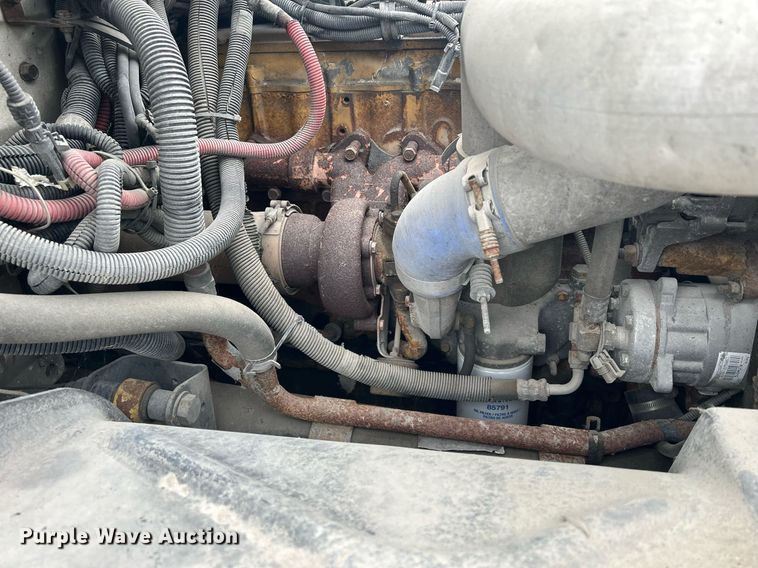 image for item DR4579 2003 Freightliner FB65  shuttle bus