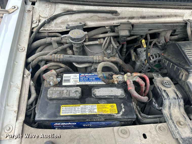 image for item DR4580 2001 Ford E350  shuttle bus