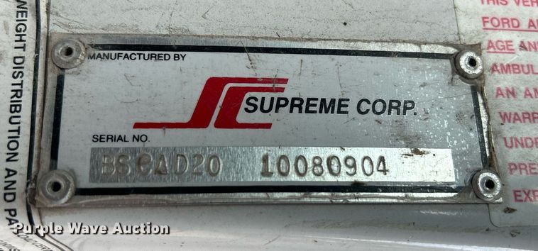 image for item DR4580 2001 Ford E350  shuttle bus