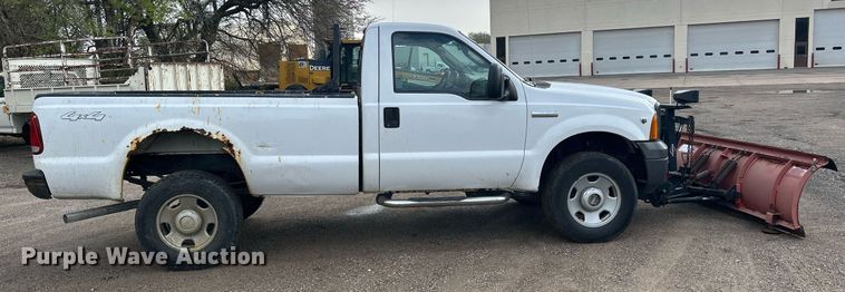image for item DR4583 2005 Ford F350 Super Duty XL  pickup truck