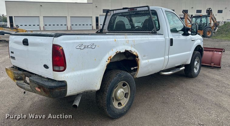image for item DR4583 2005 Ford F350 Super Duty XL  pickup truck