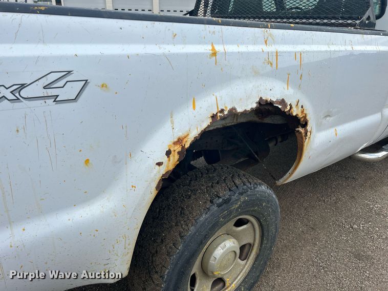 image for item DR4583 2005 Ford F350 Super Duty XL  pickup truck