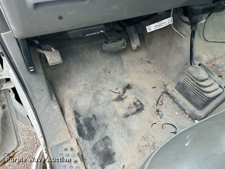 image for item DR4583 2005 Ford F350 Super Duty XL  pickup truck