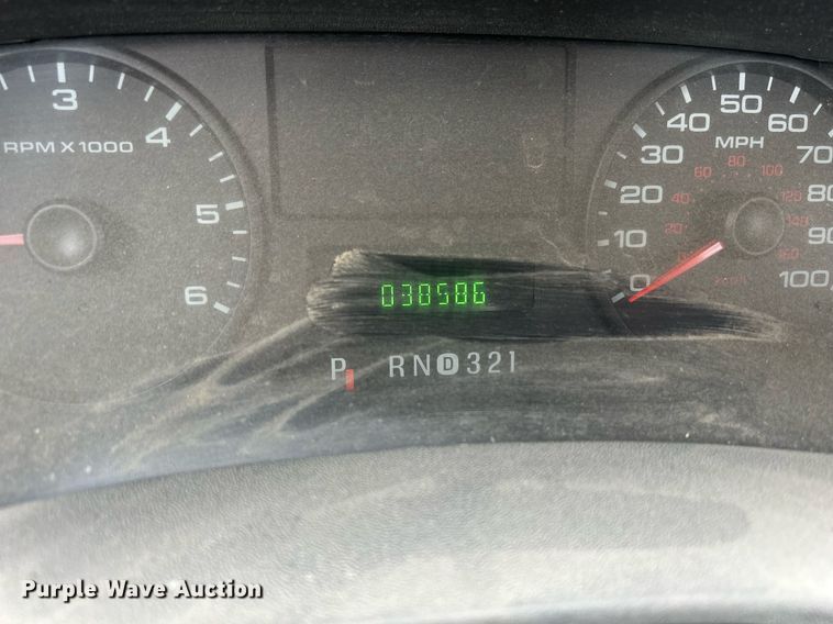 image for item DR4583 2005 Ford F350 Super Duty XL  pickup truck