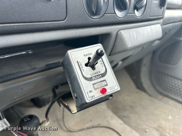 image for item DR4583 2005 Ford F350 Super Duty XL  pickup truck