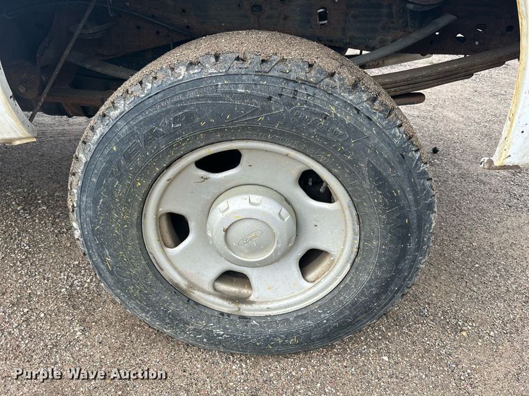 image for item DR4583 2005 Ford F350 Super Duty XL  pickup truck