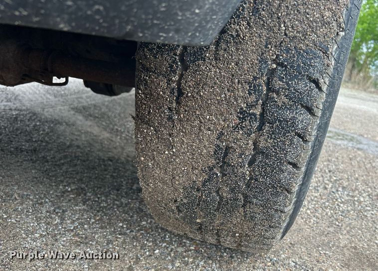 image for item DR4583 2005 Ford F350 Super Duty XL  pickup truck