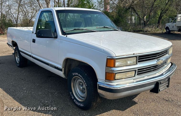image for item DR4585 1997 Chevrolet C1500  pickup truck