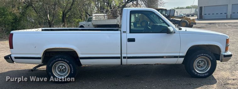 image for item DR4585 1997 Chevrolet C1500  pickup truck