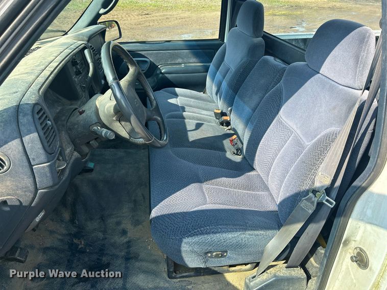 image for item DR4585 1997 Chevrolet C1500  pickup truck